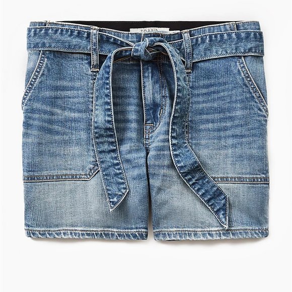 torrid Pants - 🆕High Rise Mid Short - Light Wash with Sash  22w